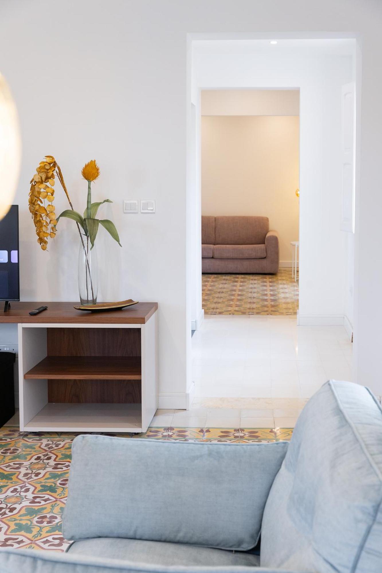 Florette Designer Finish With Stunning Lounge Terrace By Arcobnb