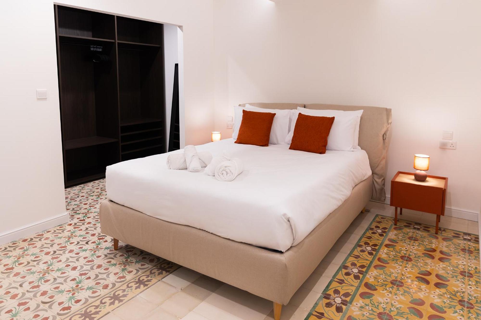 Florette Designer Finish With Stunning Lounge Terrace By Arcobnb Apartment