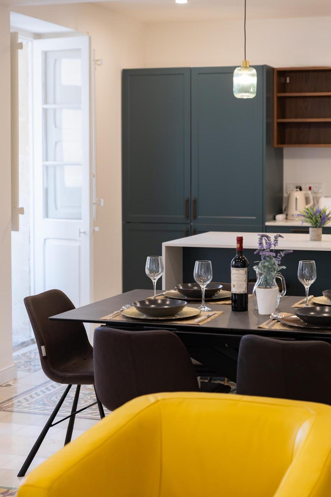 Florette Designer Finish With Stunning Lounge Terrace By Arcobnb Apartment