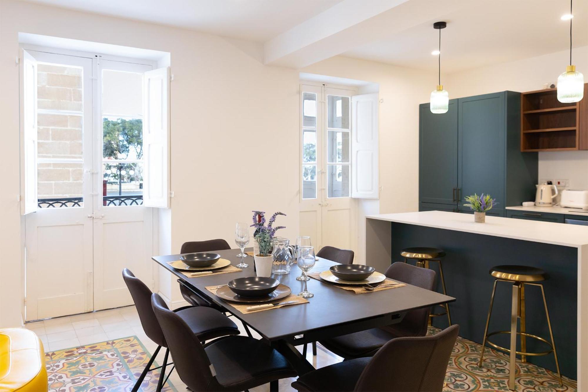 Florette Designer Finish With Stunning Lounge Terrace By Arcobnb Apartment